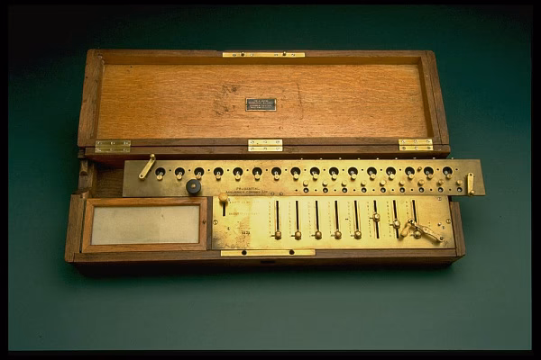 ¿Qué hizo Charles Thomas de Colmar con su invento?