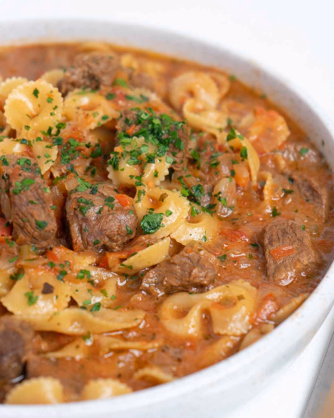 ¿Cuánto líquido se pone en el guiso?