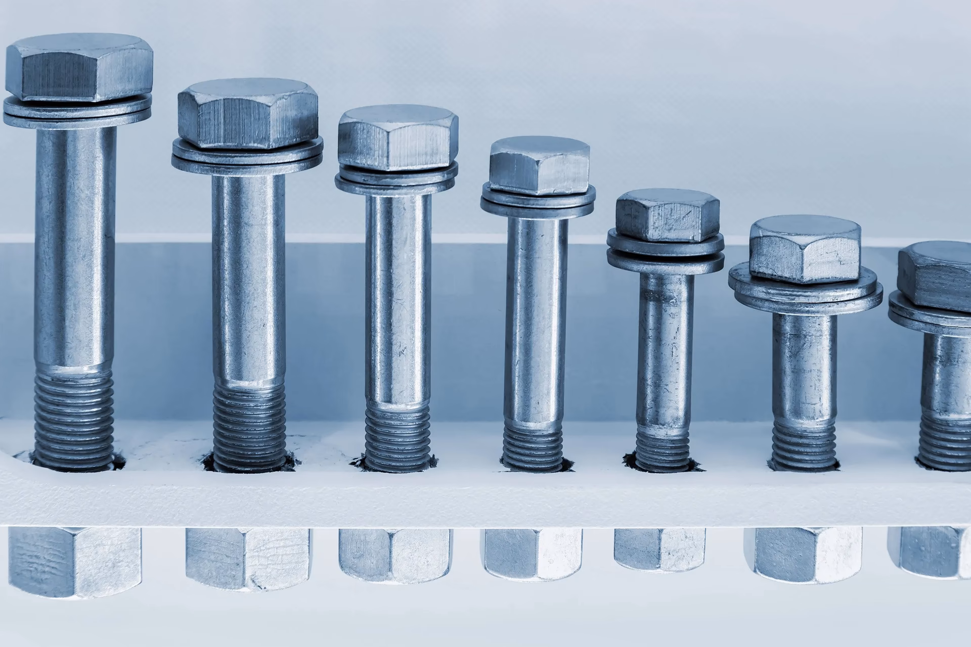 ¿Qué tornillos se usan para montantes y soleras?