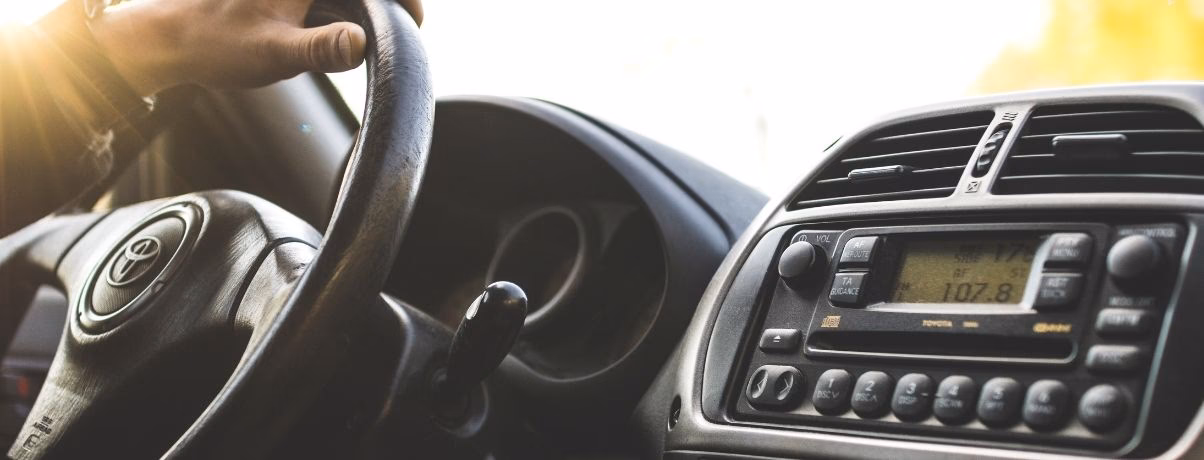 ¿Cómo se calcula el valor de transferencia de un auto usado?