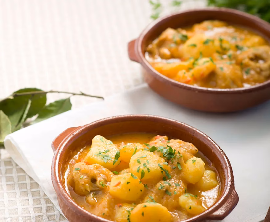 ¿Cuáles son los ingredientes para una cazuela de pollo?