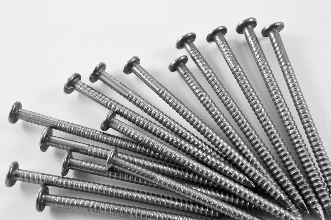 ¿Cómo calculo cuántos clavos para techo necesito?