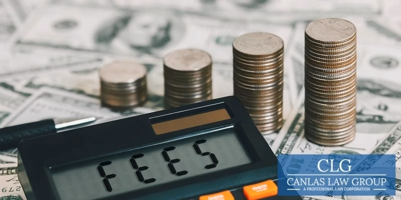 ¿Cuánto cobra un abogado por un tema laboral?