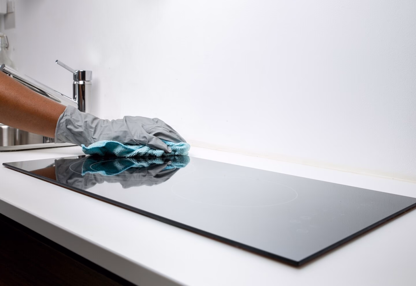 ¿Cómo se calcula la prima por presentismo para el servicio doméstico en 2025?